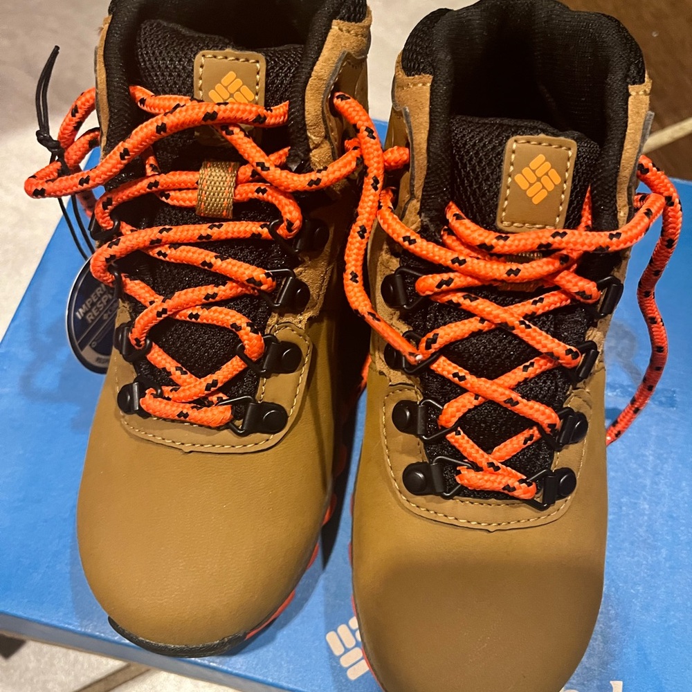 Columbia Boy's Tan Newton Ridge YY0689-286 Leather Trail Ankle Trekking Boot 1 - Picture 2 of 7